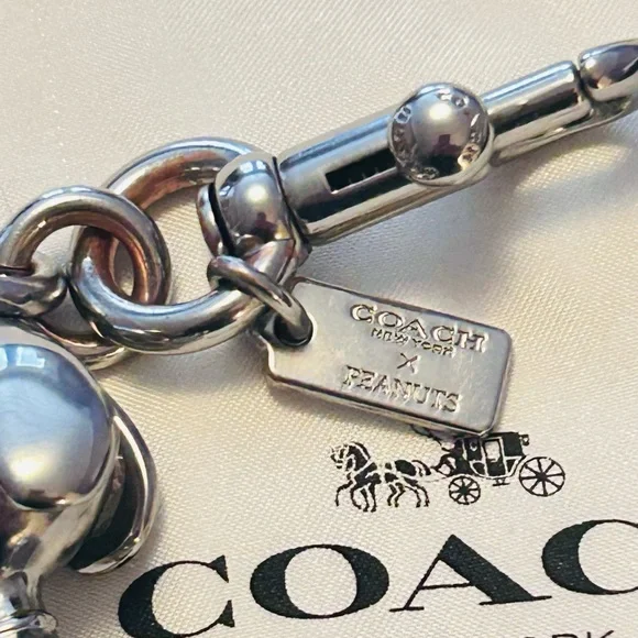 Coach x Peanuts Snoopy Keychain/ Bag Charm - Picture 7 of 16